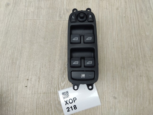 Кнопки переднего левого стеклоподъёмника 30710787 VOLVO