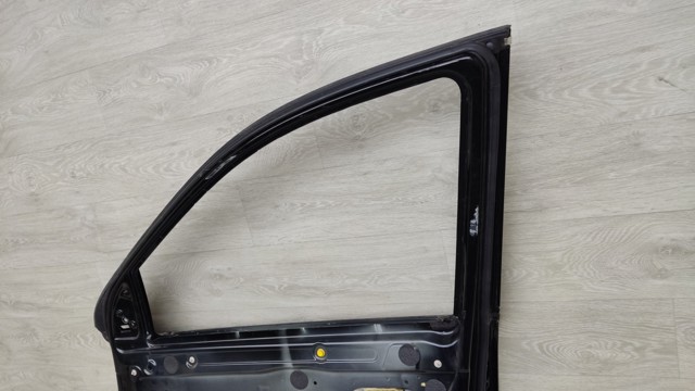 Пассажирская передняя дверь 30796497 VOLVO