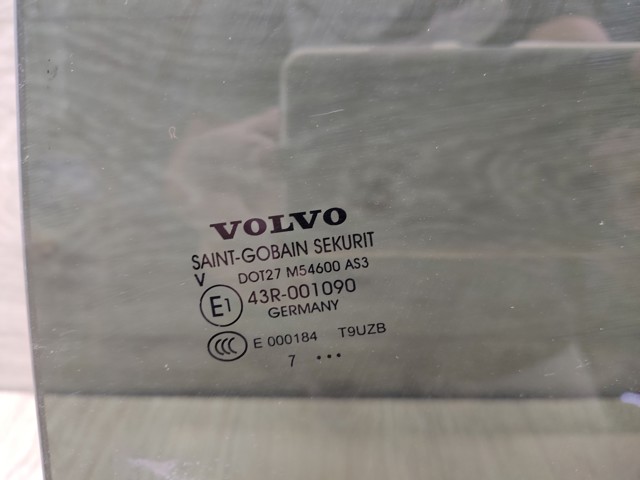 32244977 VOLVO Стекло двери задней левой купить в Ирпень