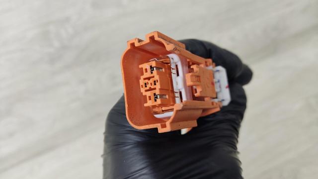 375V2GI100 HYUNDAI Обогреватель батареи купить в Чернигов