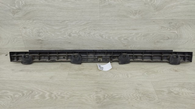 3AE807863 VAG Кронштейн бампера заднего центральный купить в Чернигов