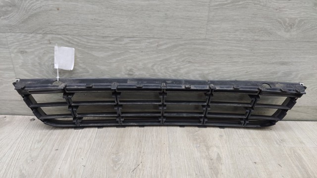 3C0853677 VAG Решетка бампера купить в Киев