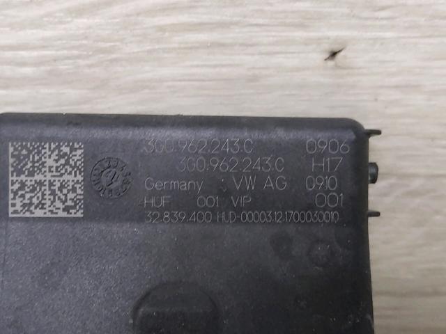 VAG 3G0962243C Модуль управления (ЭБУ) открытия крышки багажника (двери 3/5-й задней) в наличии Днепр
