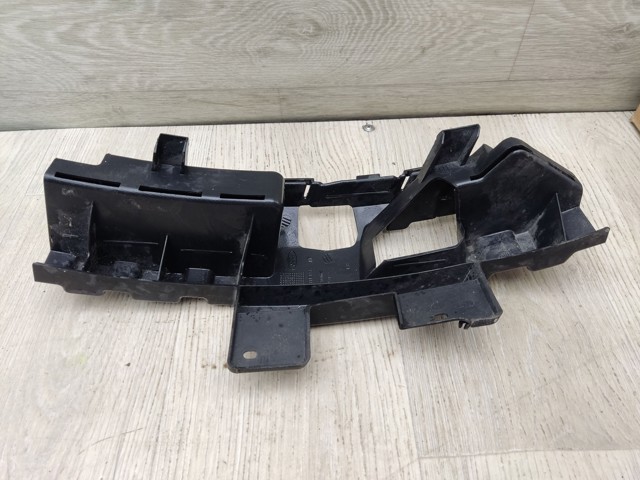 FORD 3M5117E856AF Кронштейн бампера переднего правый в наличии Харьков