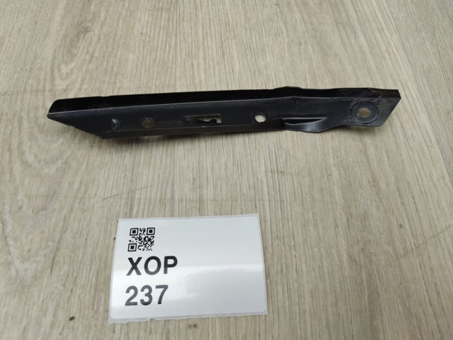 Левый кронштейн заднего бампера 3V0807183 VAG