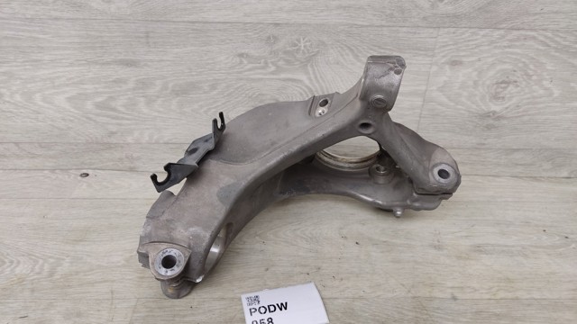 NISSAN 400146RR0A Цапфа (поворотный кулак) передний правый в наличии Полтава
