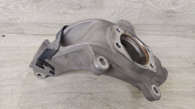 NISSAN 400156RR0A Цапфа (поворотный кулак) передний левый в наличии Ирпень
