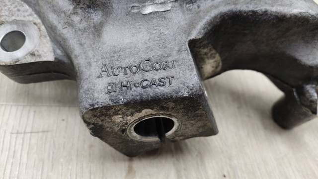 40015JA00A NISSAN Цапфа передняя левая купить в Ужгород