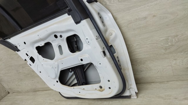 41007206113 BMW Дверь задняя левая купить в Ужгород