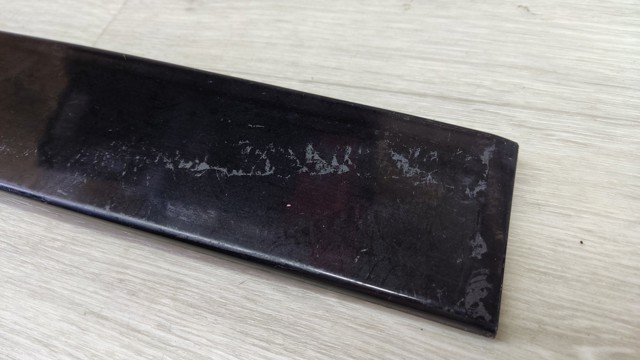 Накладка задней двери, левой, вертикальная 42438501 GM