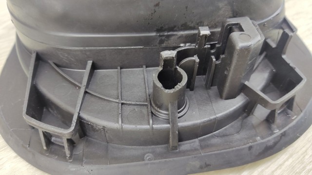 GM 42557011 Лючок порта зарядки автомобиля в наличии Кривой Рог