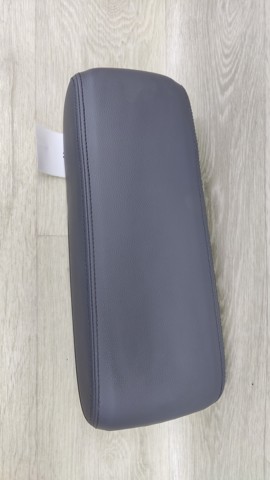 Подлокотник центральной консоли 42625008 GM