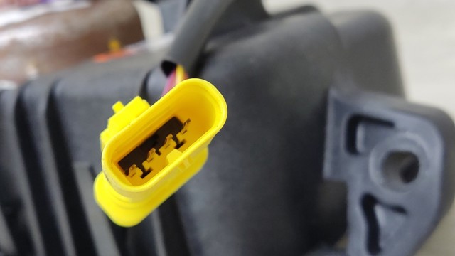 Подушка безопасности боковая 42678931 GM