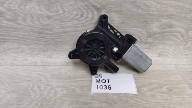 Моторчик стеклоподъемника двери задней, правой 42758381 GM