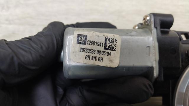 GM 42758381 Мотор стеклоподъемника двери задней правой в наличии Днепр