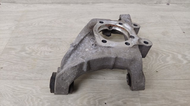 NISSAN 430185NA0A Цапфа (поворотный кулак) задний правый в наличии Сумы