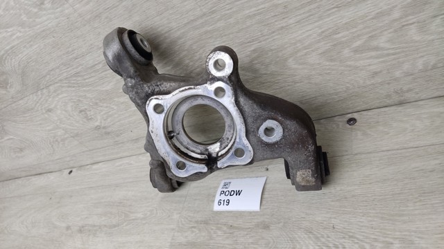 Цапфа (поворотный кулак) задний левый 430195DE0A NISSAN