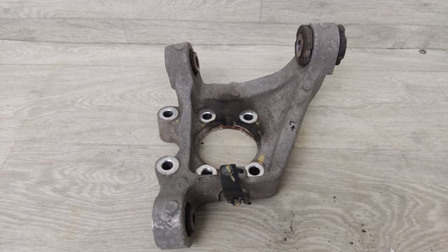 NISSAN 430195NA0A Цапфа (поворотный кулак) задний левый в наличии Черкассы