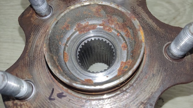 Ступица заднего колеса 432025NN0B NISSAN