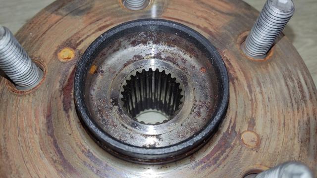 Ступица (передняя) 4355010010 TOYOTA