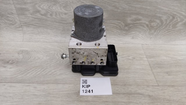 Блок управления ABS 476605NA0D NISSAN