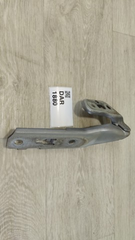 Правая петля капота  4F0823302 VAG