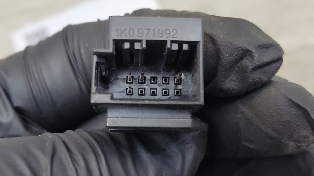 VAG 4KD857739MNB Рычаг (замок) фиксации ремня безопасности задний левый в наличии Ужгород