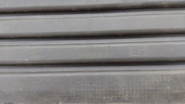 FORD 4M5119953BE Заглушка (решетка) противотуманных фар бампера переднего левая в наличии Кривой Рог