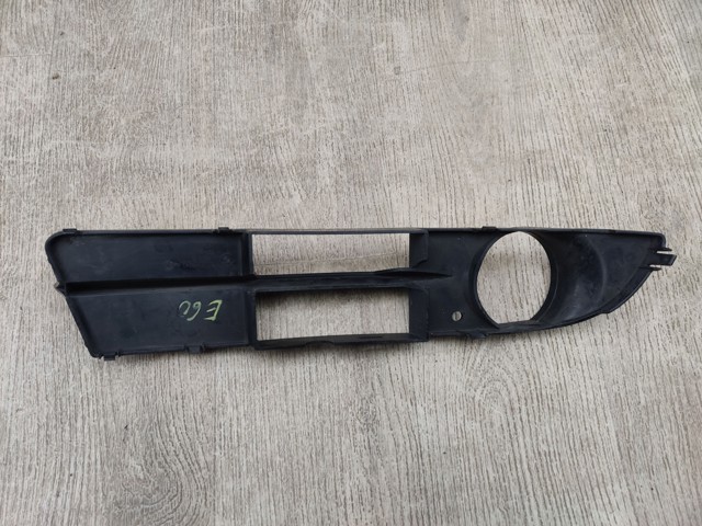 Решетка бампера переднего левая 51117049243 BMW