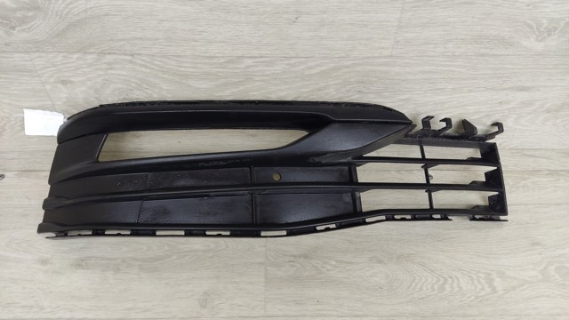 51117385262 Решетка бампера переднего правая купить Кривой Рог