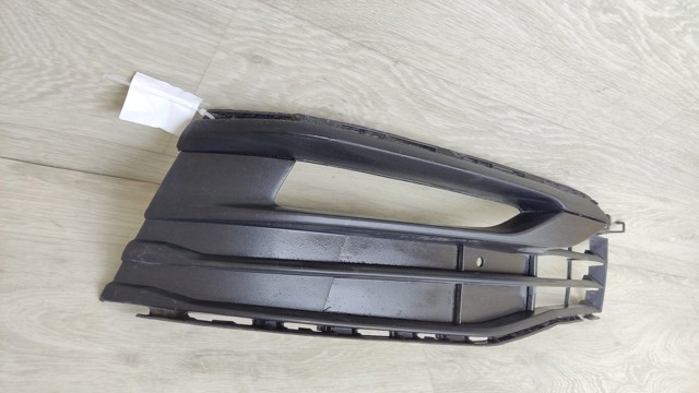 51117385262 BMW Решетка бампера переднего правая купить в Сумы