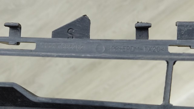 51117385262 BMW Решетка бампера переднего правая купить в Черкассы