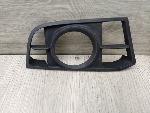 Решетка переднего бампера, правая 51118059002 BMW