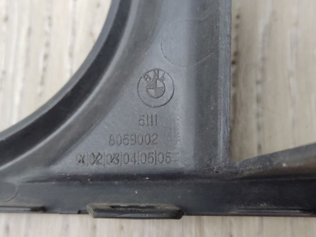 BMW 51118059002 Решетка бампера переднего правая в наличии Черкассы