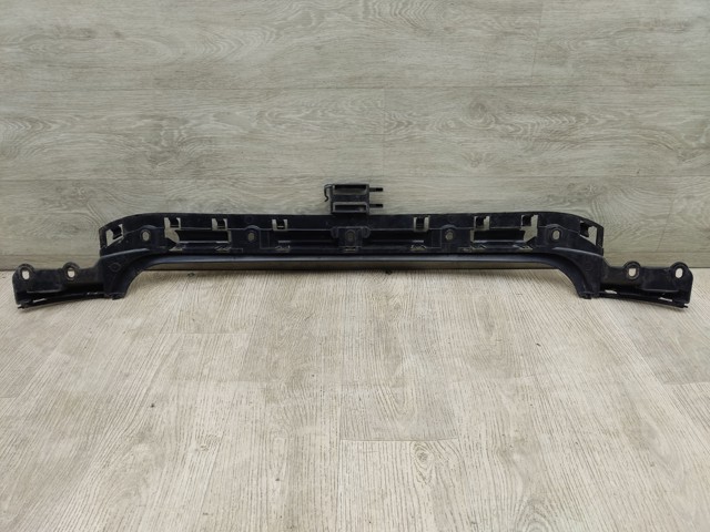 Кронштейн бампера заднего, центральный 51127058521 BMW