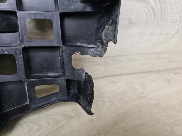 Направляющая заднего бампера, левая 51127420653 BMW
