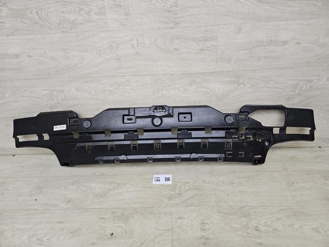 Кронштейн бампера заднего, центральный 51129498619 BMW