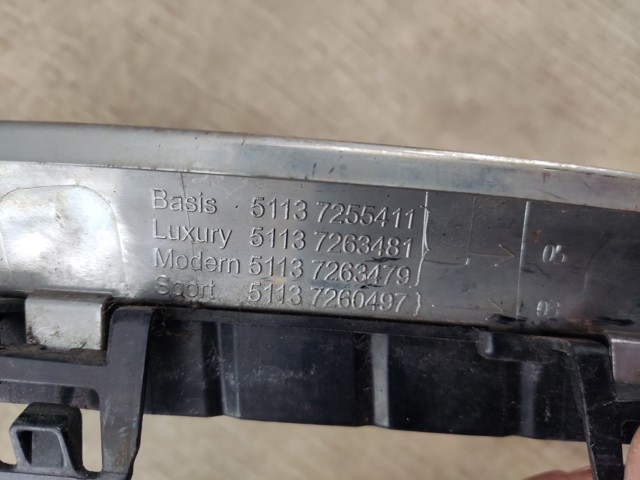 Решетка радиатора левая 51137263481 BMW