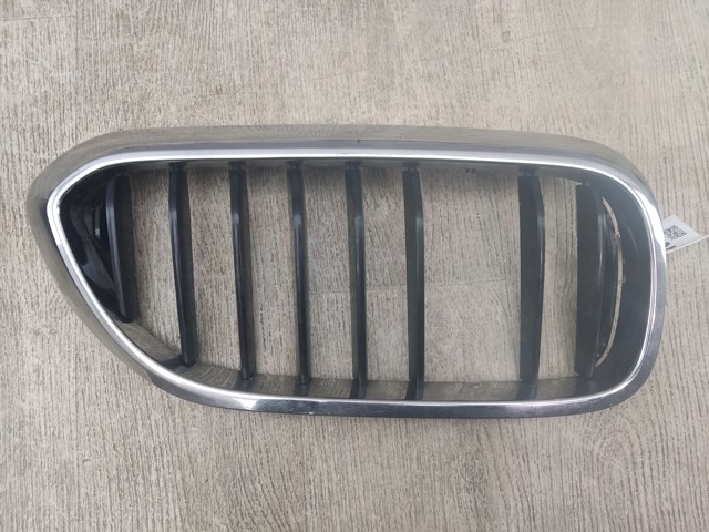 51137383520 BMW Решетка радиатора правая купить в Киев