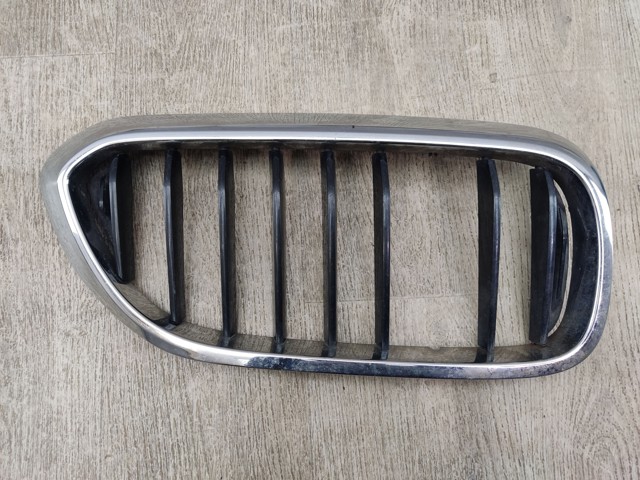 51137383520 BMW Решетка радиатора правая купить в Харьков