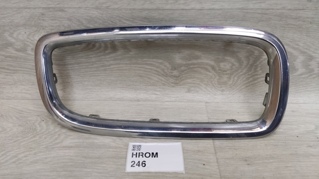 Решетка радиатора правая 51138223220 BMW