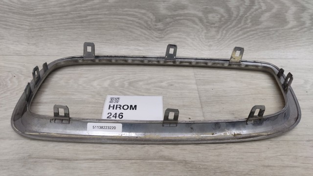 51138223220 BMW Решетка радиатора правая купить в Черкассы