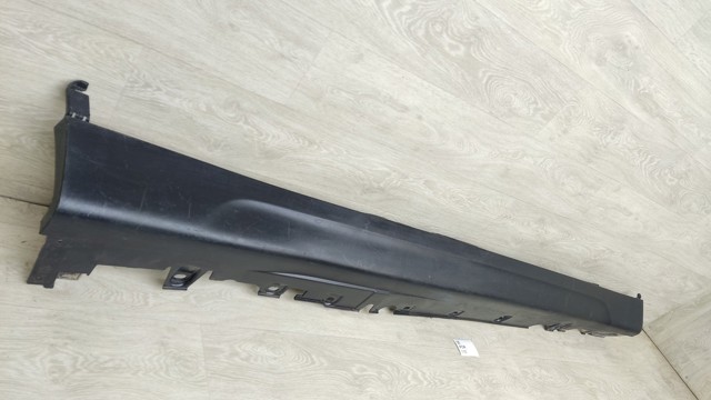 Накладка наружняя (молдинг) порога, правый 51177294376 BMW
