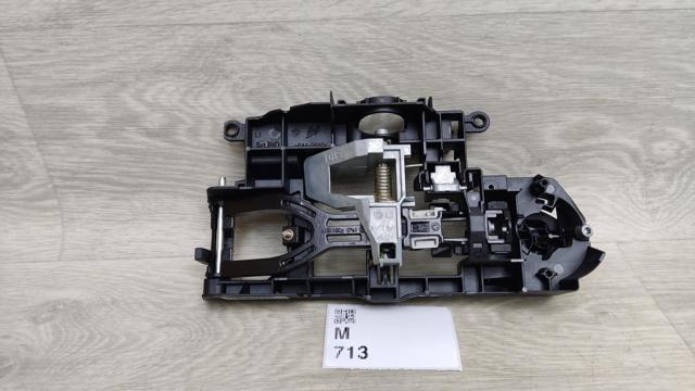 Держатель наружной ручки двери, передней левой 51217175649 BMW