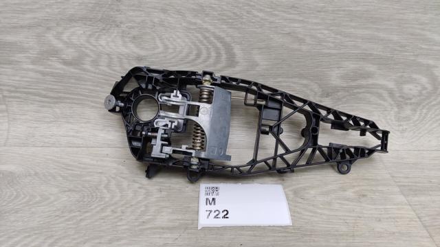 Держатель наружной ручки двери, задней левой 51217401209 BMW