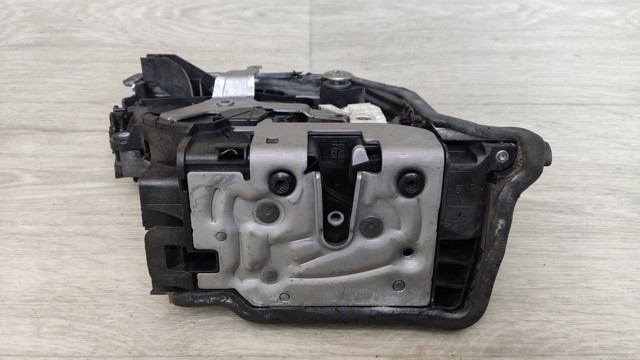 BMW 51217477688 Замок двери передней правой в наличии Чернигов