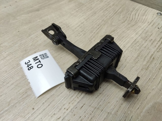 51228402561 BMW Ограничитель открывания двери задний купить в Житомир