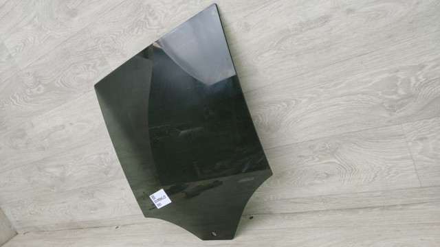 51357388869 BMW Стекло двери задней левой купить в Ирпень
