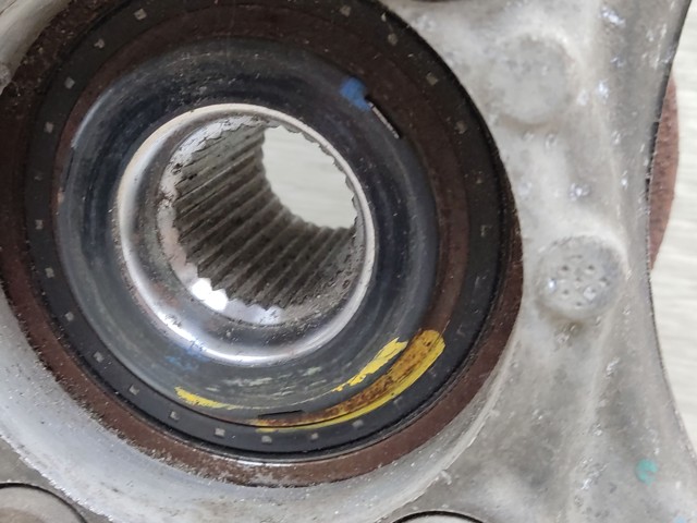 51710F6000 Цапфа (поворотный кулак) передний левый купить Украина