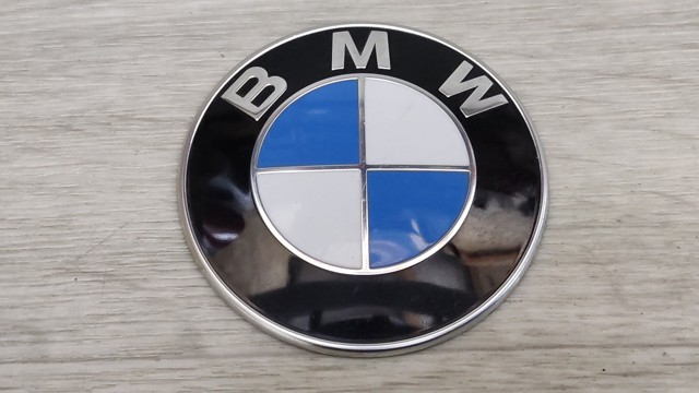 Фирменный значек капота 51767288752 BMW